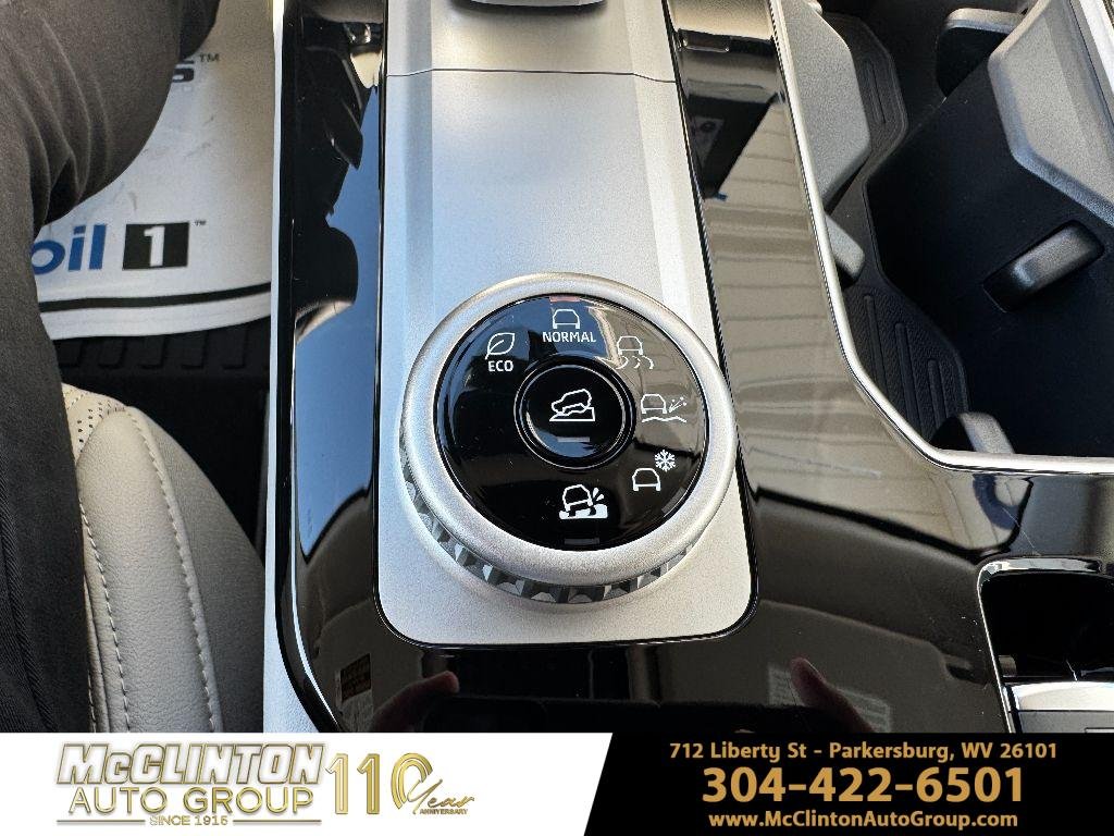 2025 Mitsubishi Outlander SEL - Photo 28