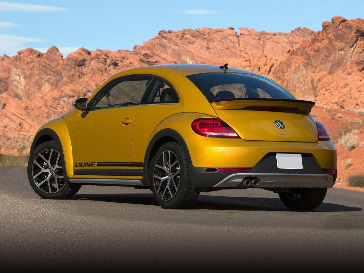 Used 2017 Orange Volkswagen  image 1