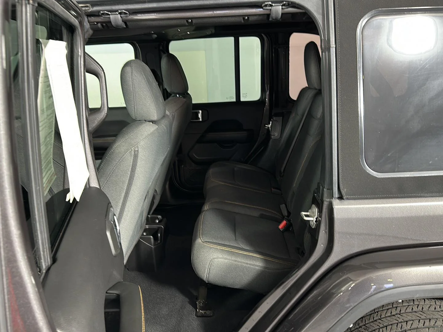 Used 2024 Granite Crystal Metallic Clearcoat Jeep Sahara image 25