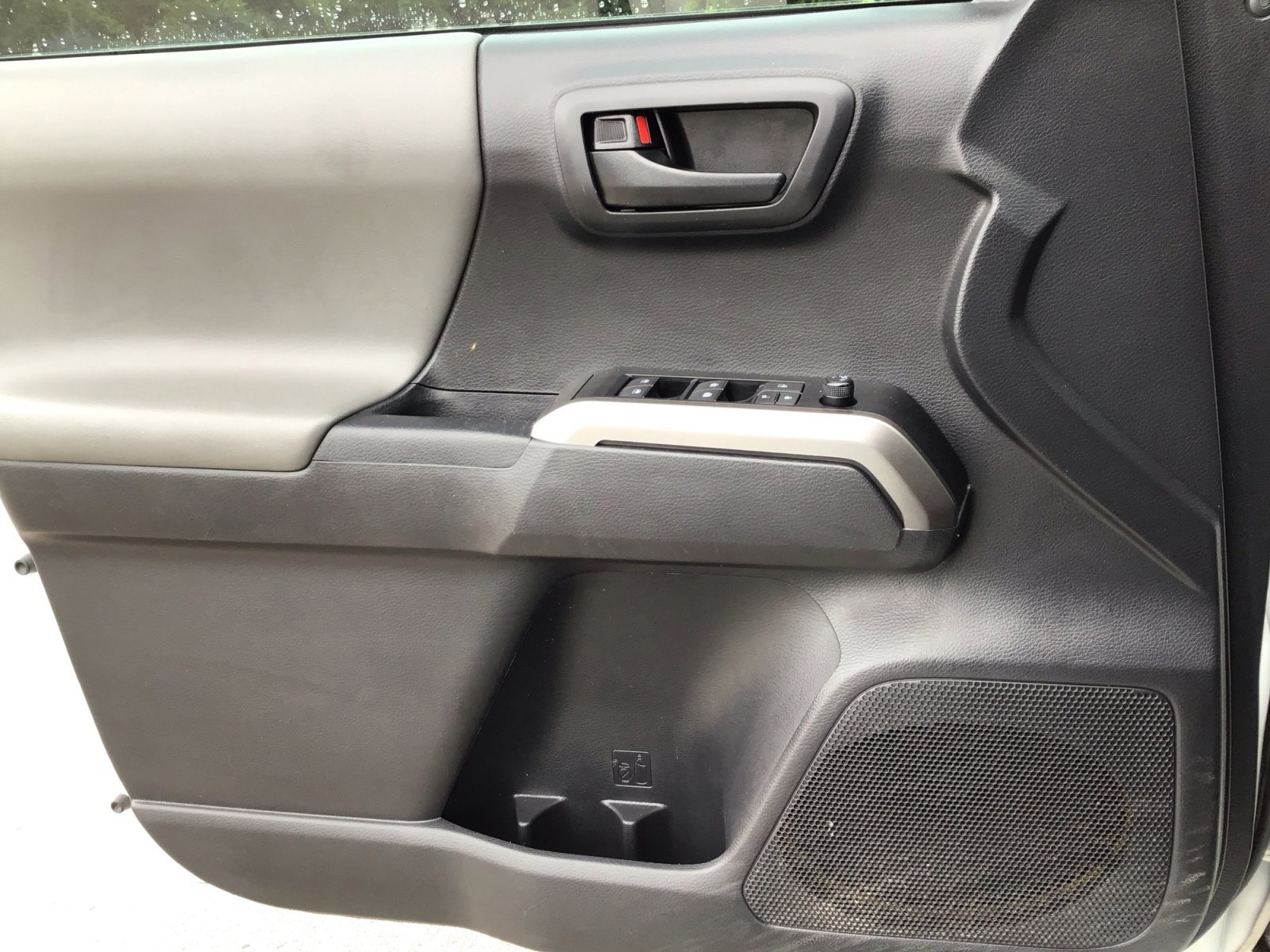 Used 2023 Ice Cap Toyota SR5 image 22