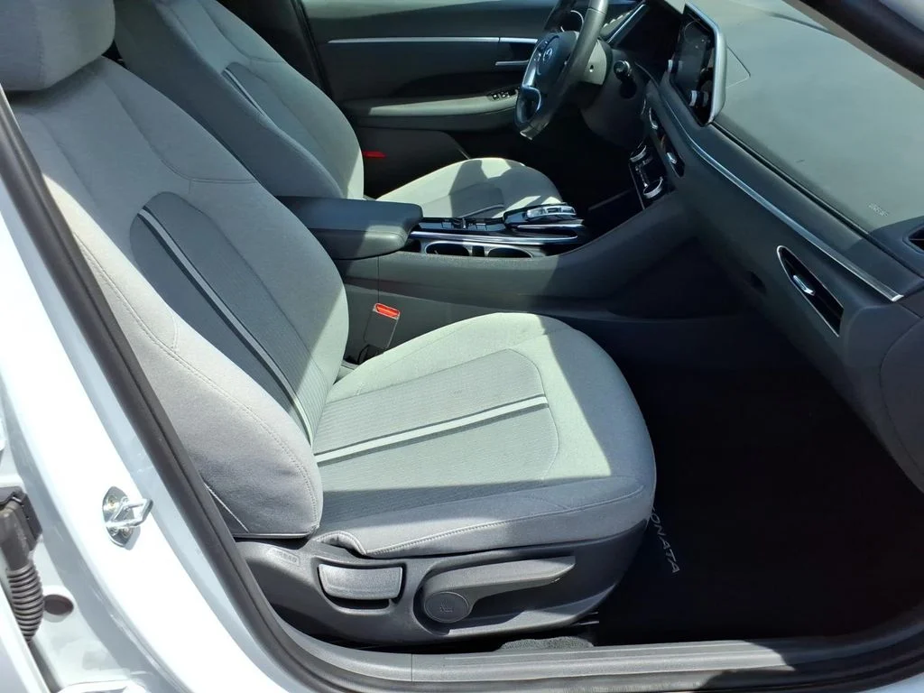 Used 2021 Gray Hyundai SEL image 8