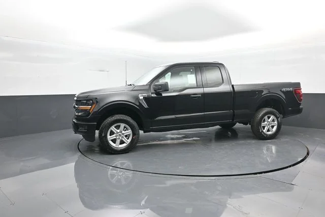 New 2026 Agate Black Metallic Ford XLT image 4