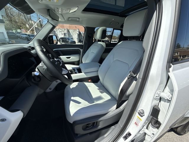2026 Land Rover Defender X-Dynamic SE - Photo 10