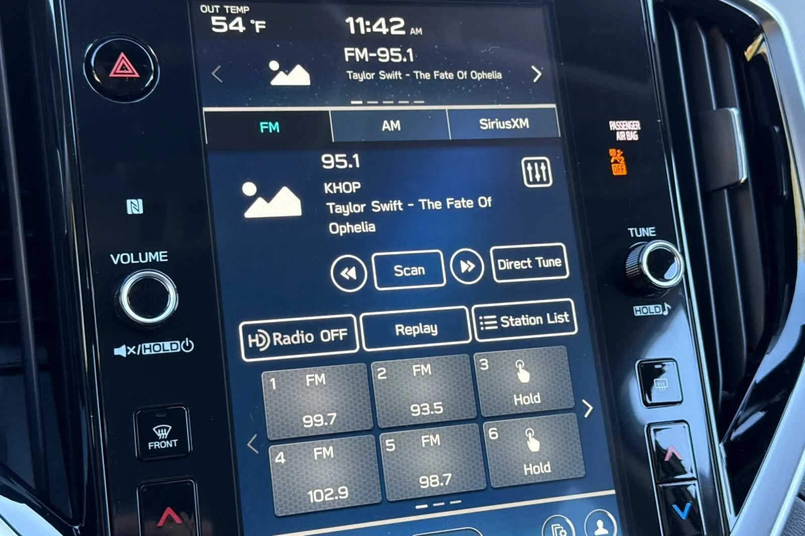 New 2026 AUTUMN GREEN METALLIC Subaru Touring 7-Passenger image 17