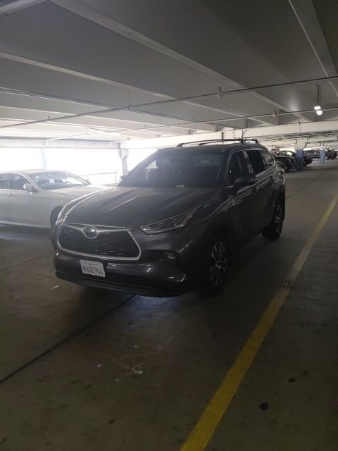 Used 2021 Gray Toyota XLE image 2