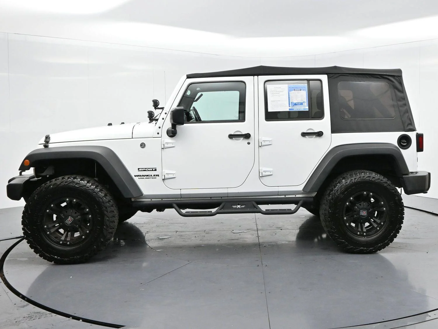 Used 2017 Bright White Clearcoat Jeep Sport image 4