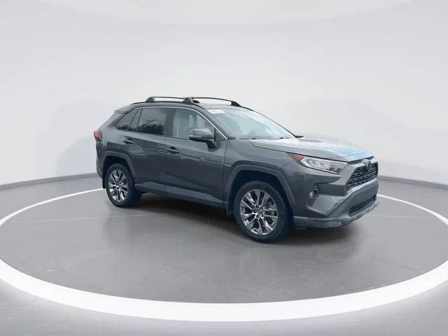 Used 2020 Gray Toyota XLE Premium image 1