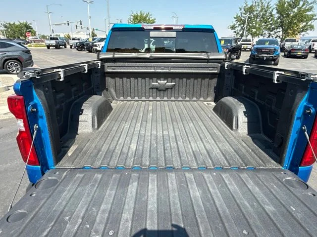 Used 2023 Blue Chevrolet RST image 3