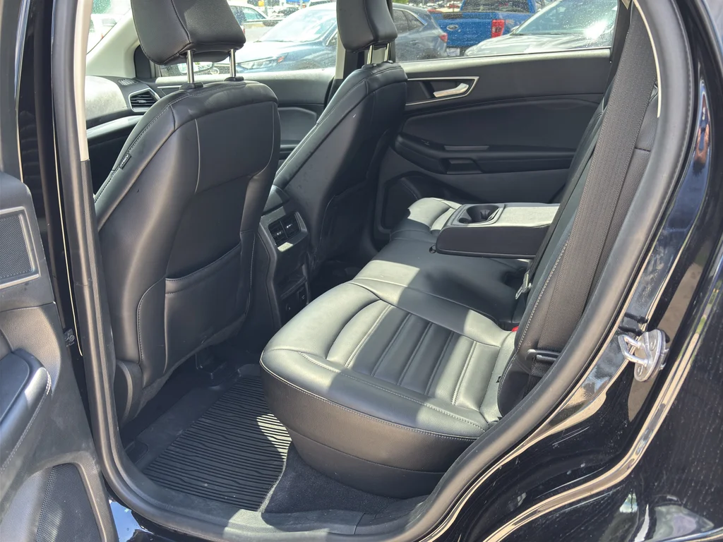 Used 2024 Agate Black Metallic Ford SEL image 11
