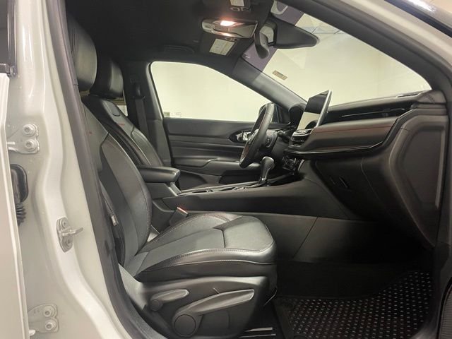 Used 2023 White Jeep Trailhawk image 21