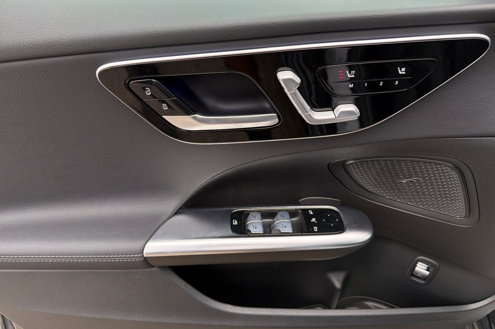 New 2026 Selenite Grey Metallic Mercedes-Benz C 300 image 23