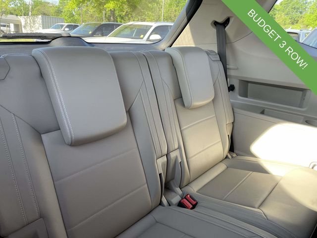 Used 2022 White Volkswagen 2.0T SE w/Technology image 12