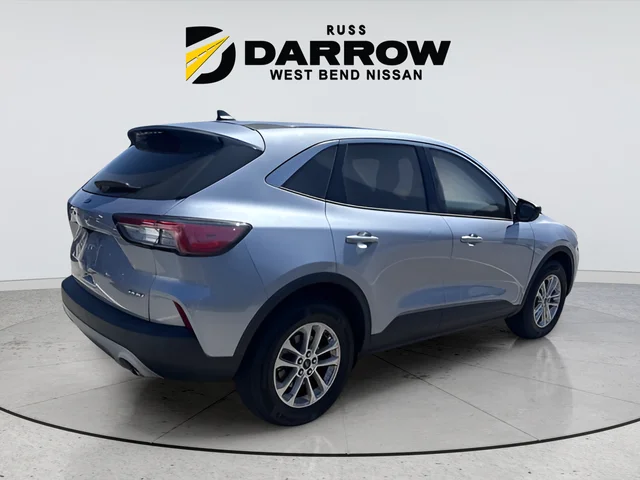 Used 2022 Blue Ford SE image 5