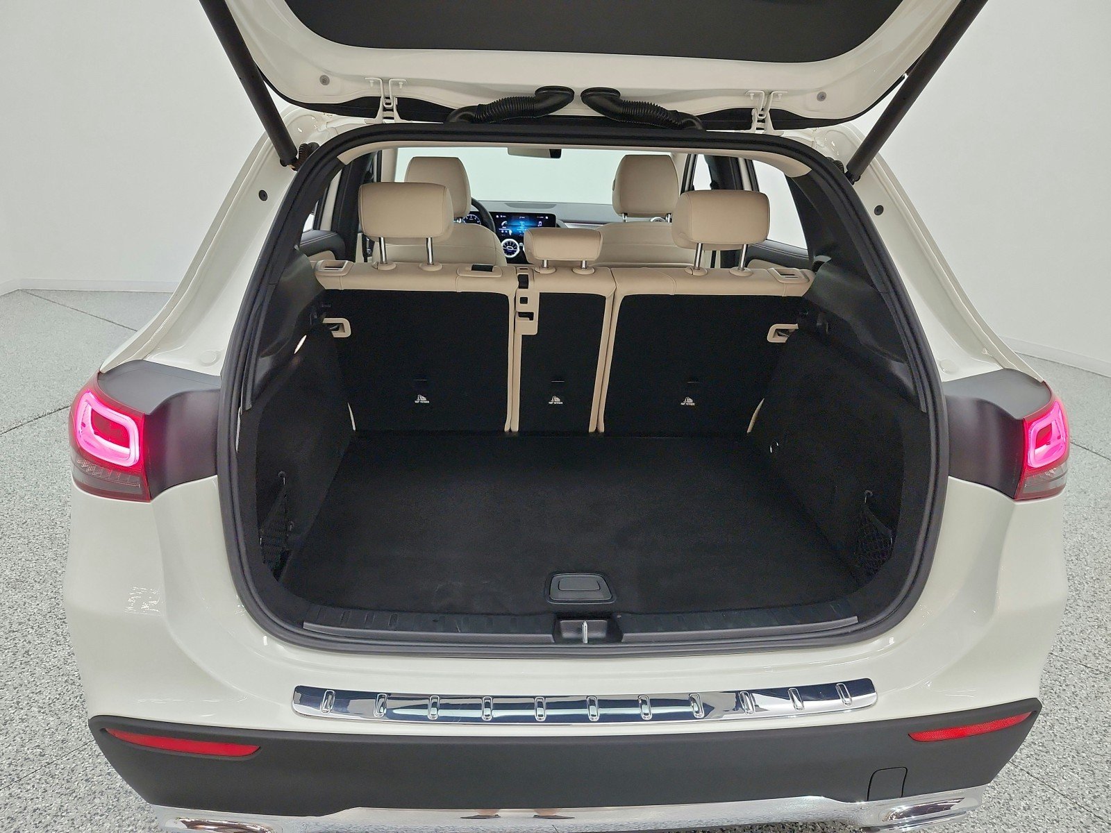 Used 2021 Polar White Mercedes-Benz GLA 250 SUV image 20