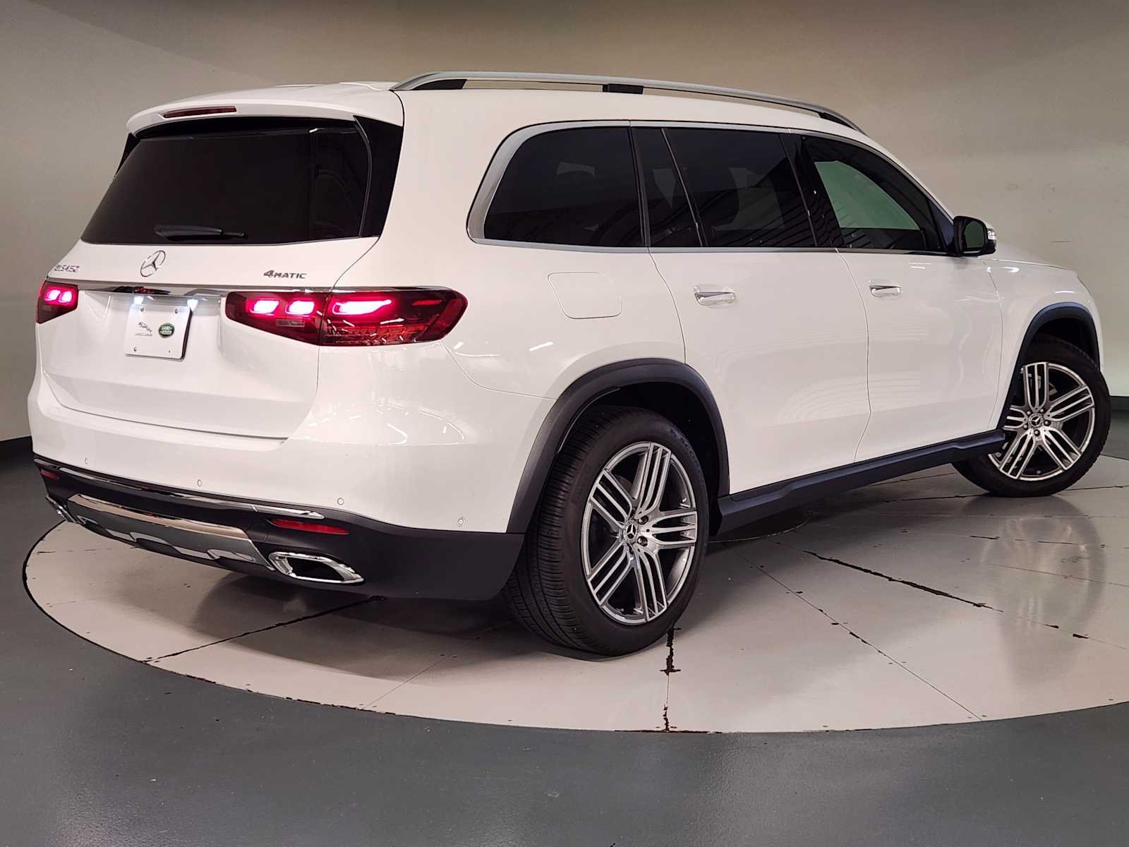 Used 2026 Polar White Mercedes-Benz GLS 450 image 2