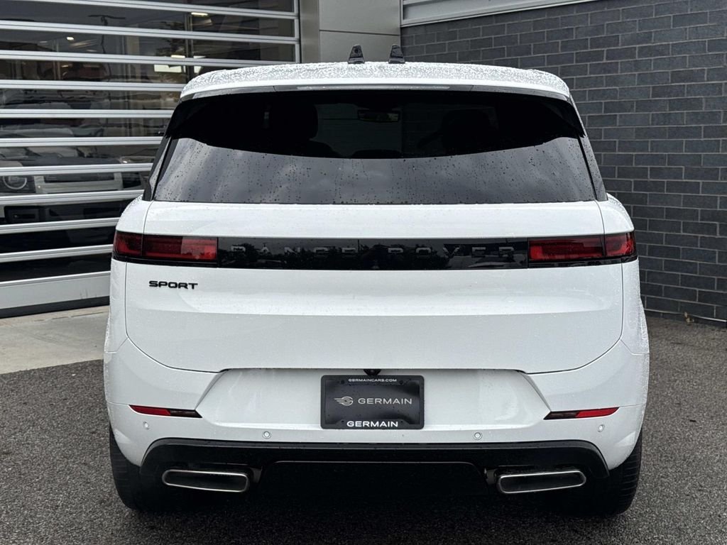 New 2026 Fuji White Land Rover Dynamic SE image 5
