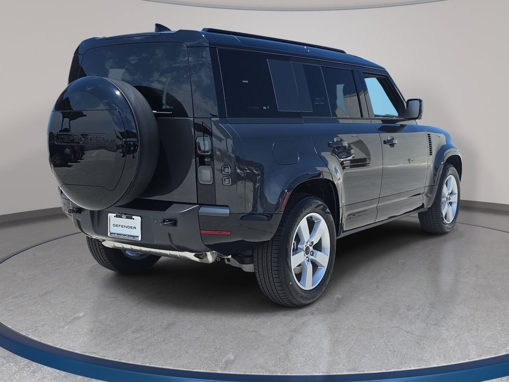 New 2026 Carpathian Grey Land Rover X-Dynamic SE image 5