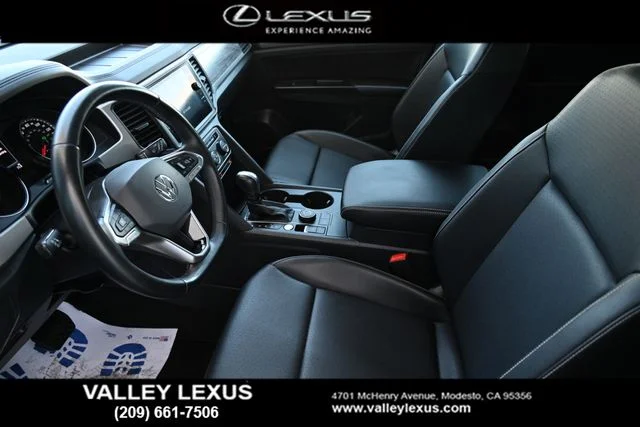 Used 2020 Blue Volkswagen 3.6L V6 SE w/Technology image 12