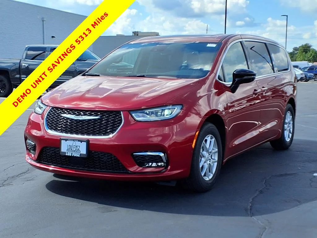 2026 Chrysler Pacifica Select - Photo 2