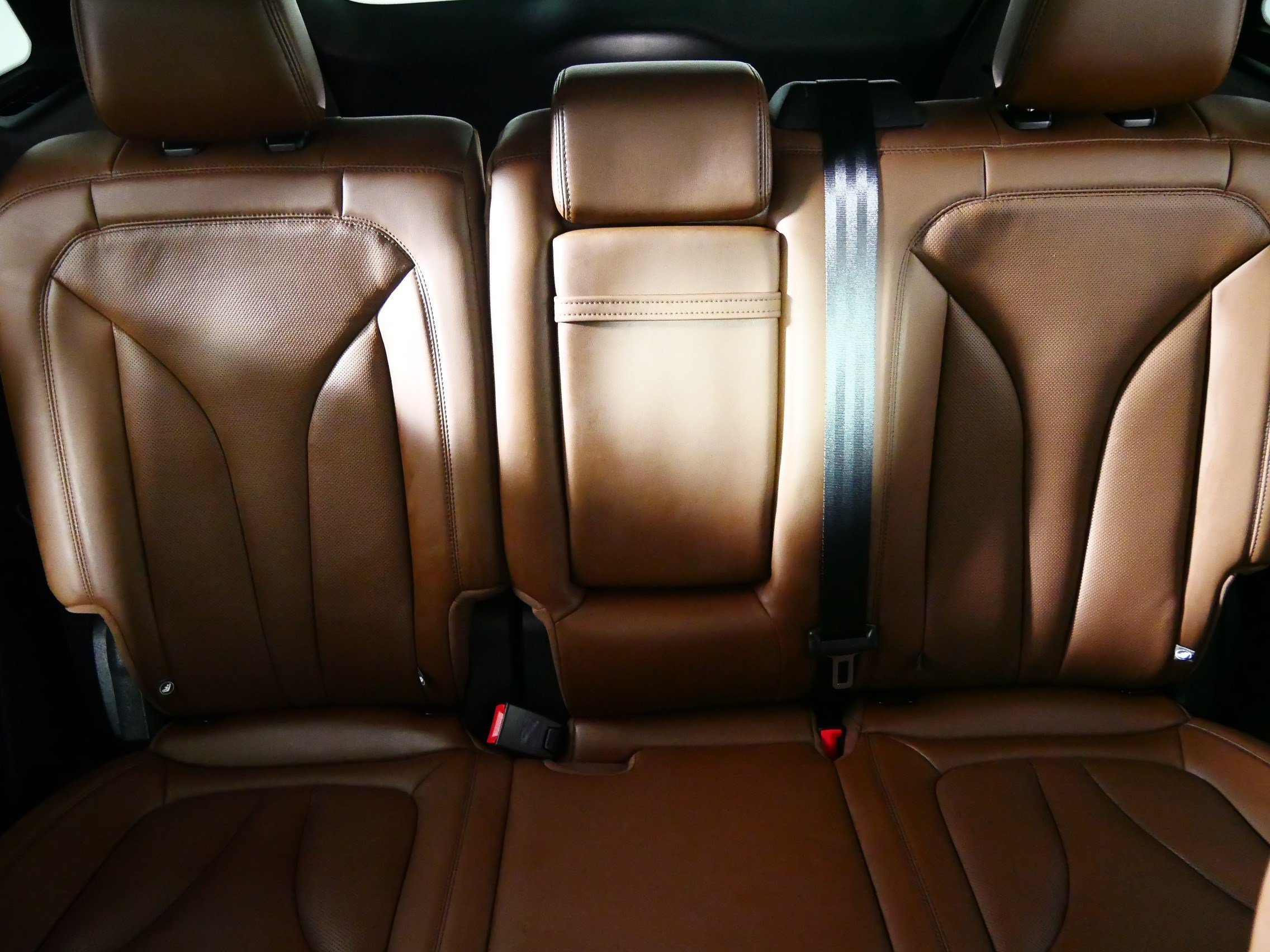 Used 2022 Ceramic Pearl Metallic Tinted Clearcoat Lincoln Reserve image 13