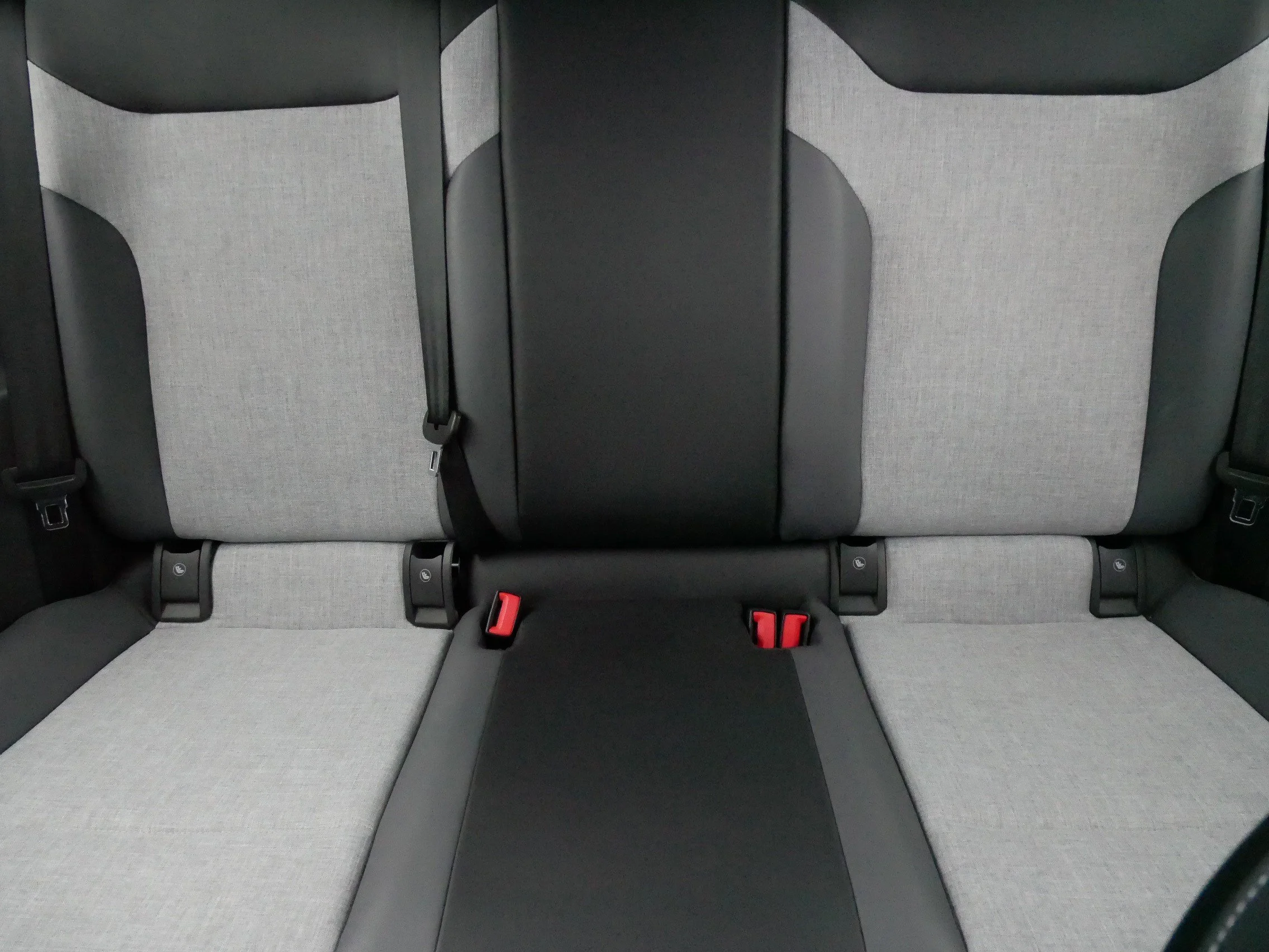 Certified Used 2023 SILVER MIST Volkswagen Pro image 13