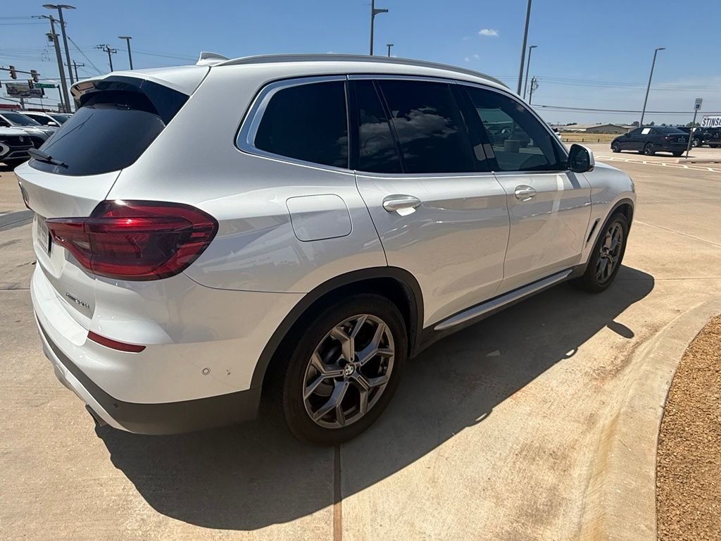 Used 2021 White Metallic BMW sDrive30i image 5