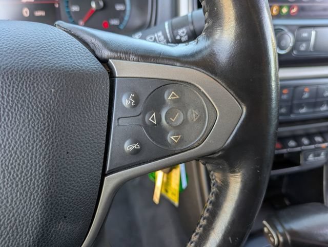 Used 2019 Black Chevrolet Z71 image 27