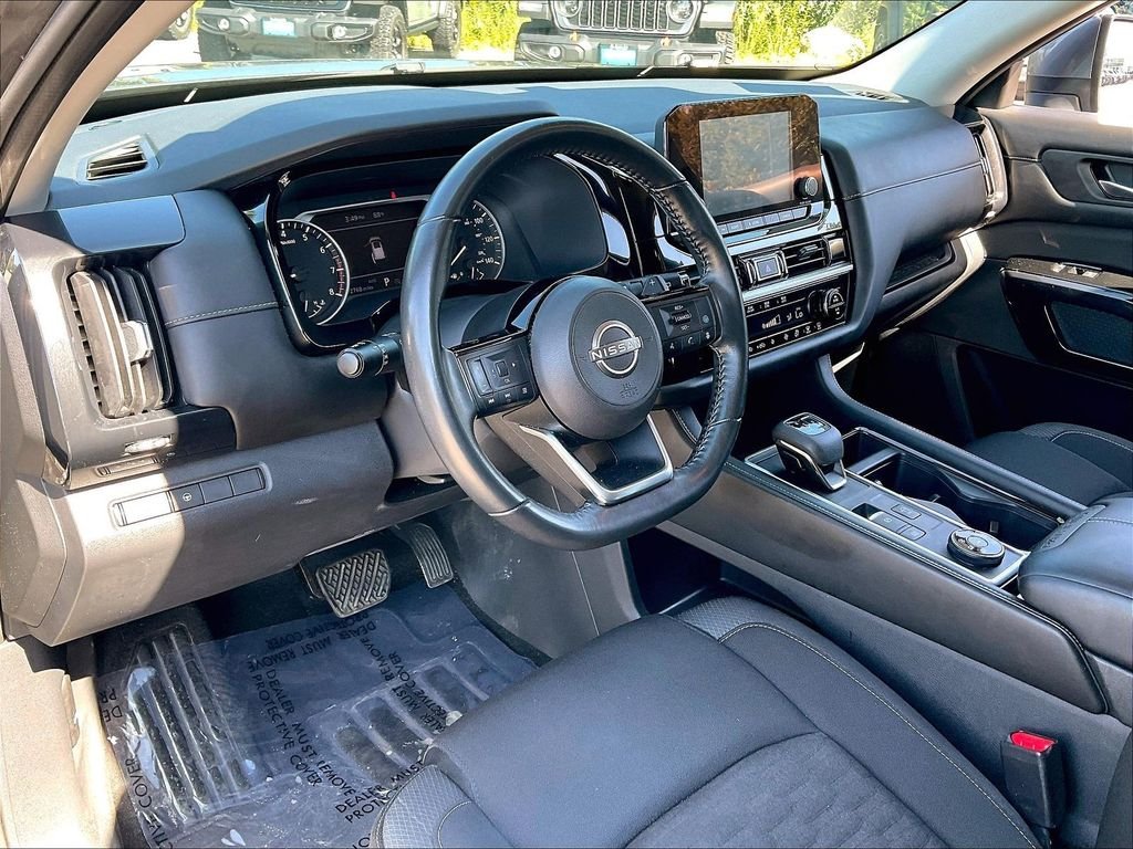 Used 2022 Gun Metallic Nissan SV image 8