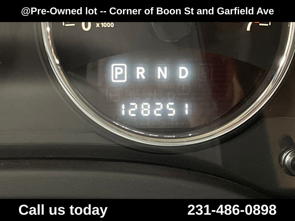 Used 2015 Green Jeep Latitude image 22