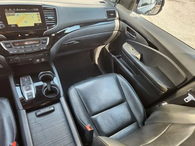 Used 2019 Black Honda Touring image 13