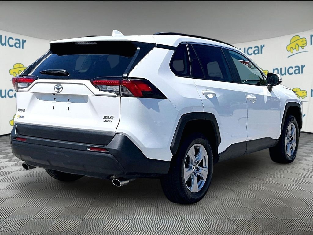 Used 2025 White Toyota XLE image 6
