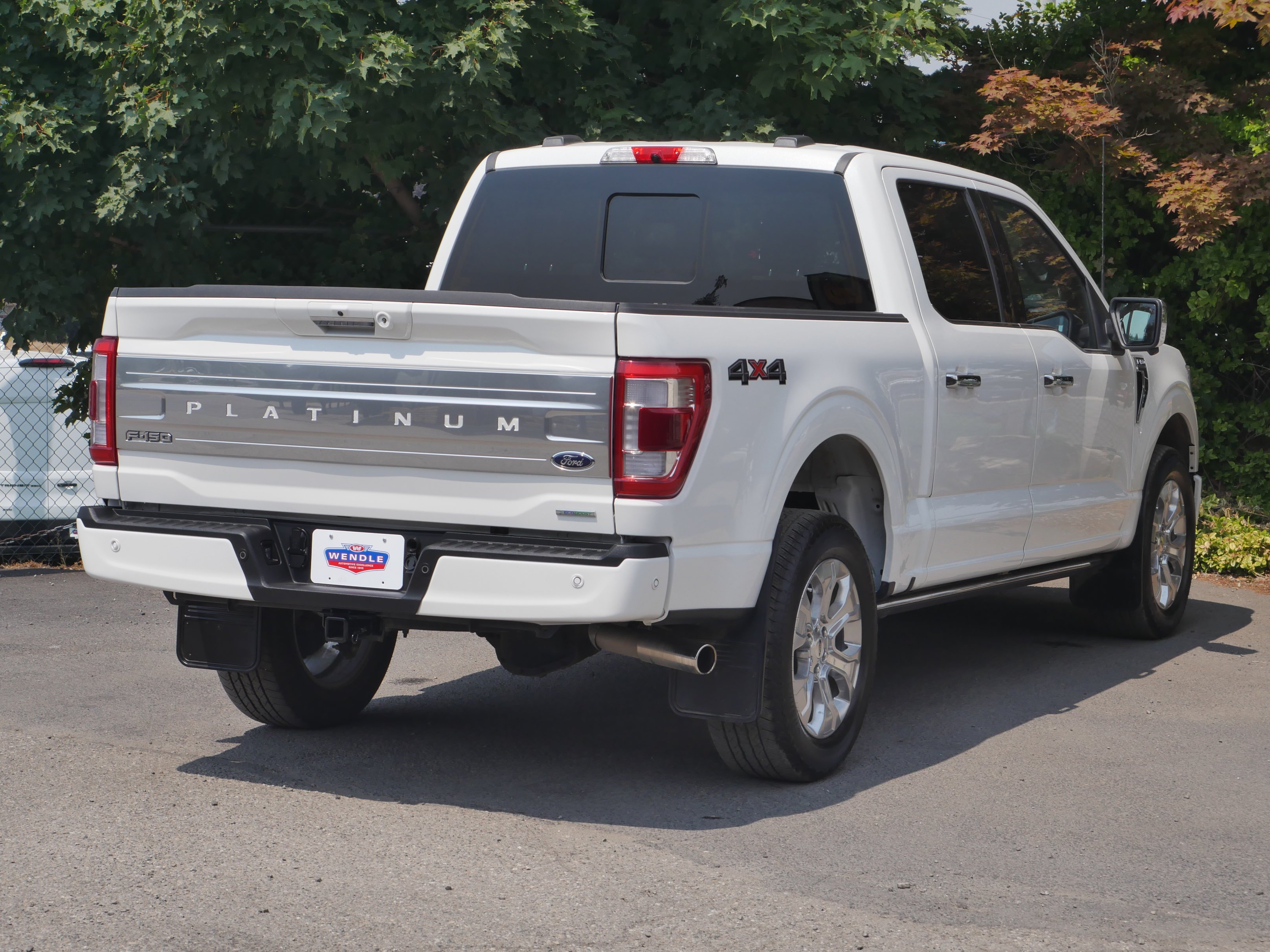 Used 2023 Star White Metallic Tri-Coat Ford Platinum image 29