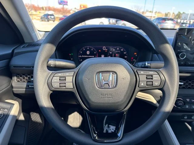 Used 2025 Red Honda SE image 13