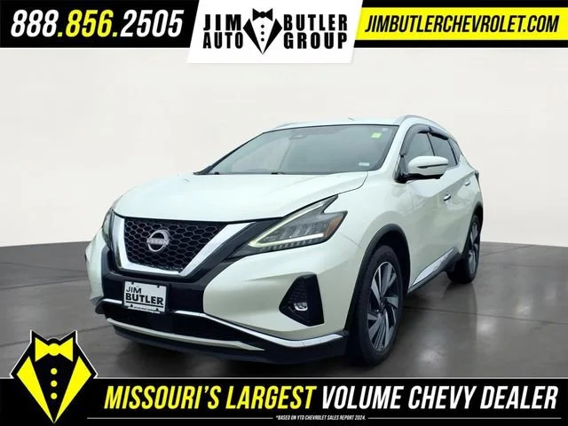 Used 2023  Nissan SL image 1