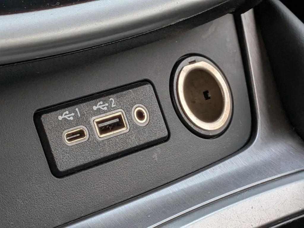 Used 2021 Silver Nissan SL image 21