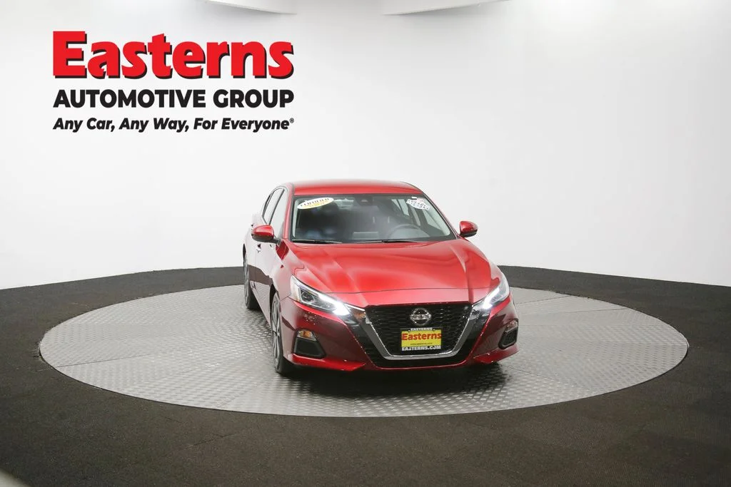Used 2022 Red Nissan 2.5 SV image 48