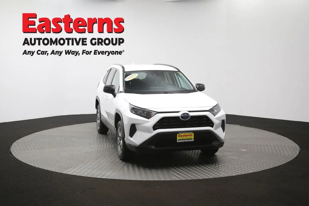 Used 2022 White Toyota LE image 52