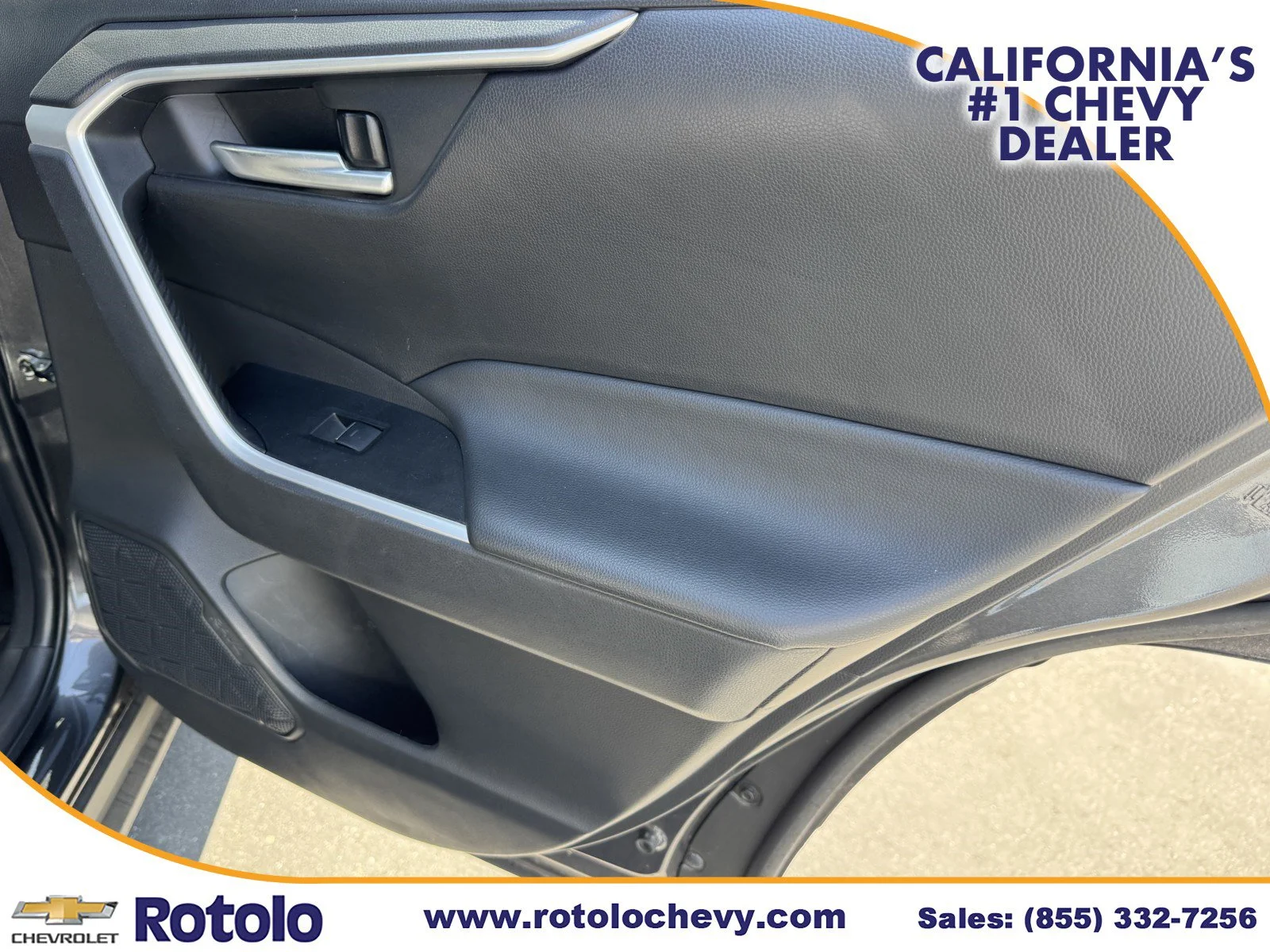 Used 2024 MAGNETIC GRAY MET Toyota XLE image 11