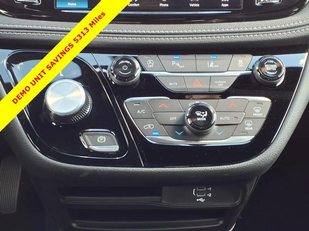 2026 Chrysler Pacifica Select - Photo 9
