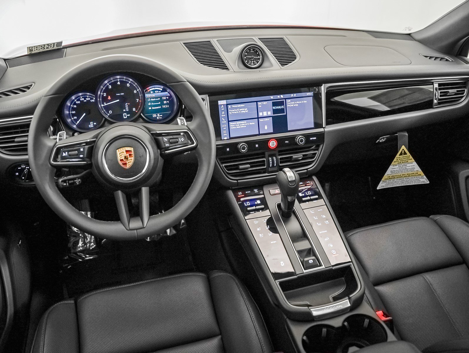 2025 Porsche Macan - Photo 19