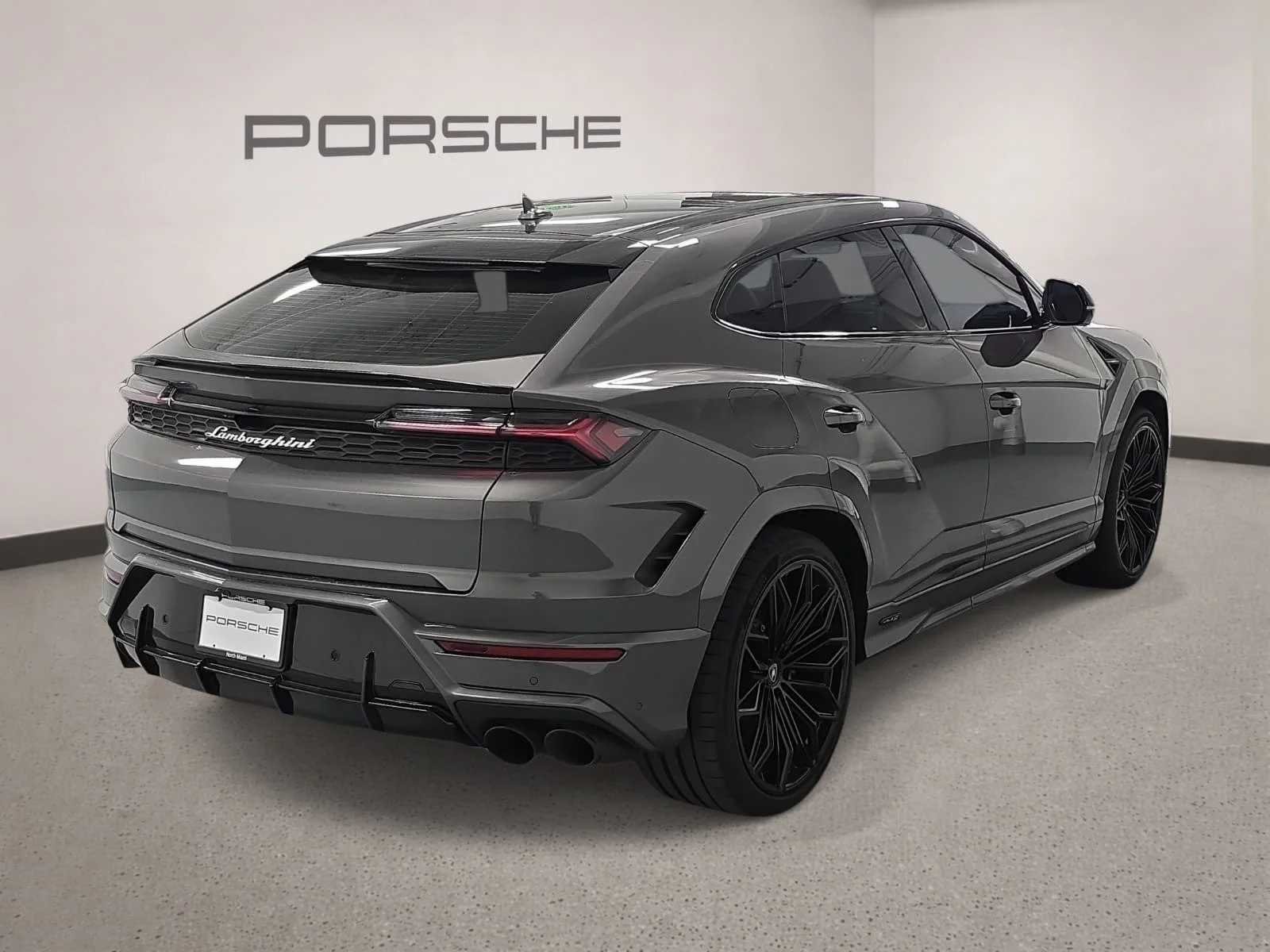 Used 2025 Grigio Keres Metallic Lamborghini SE image 7