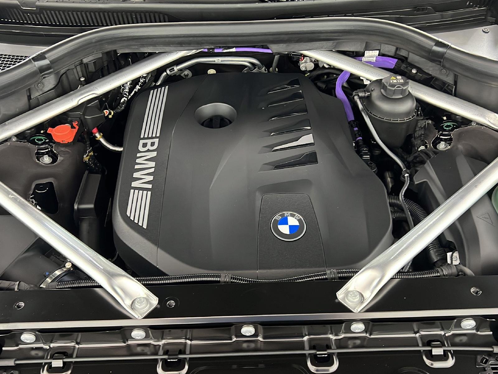 New 2027 Black Sapphire Metallic BMW xDrive40i image 30