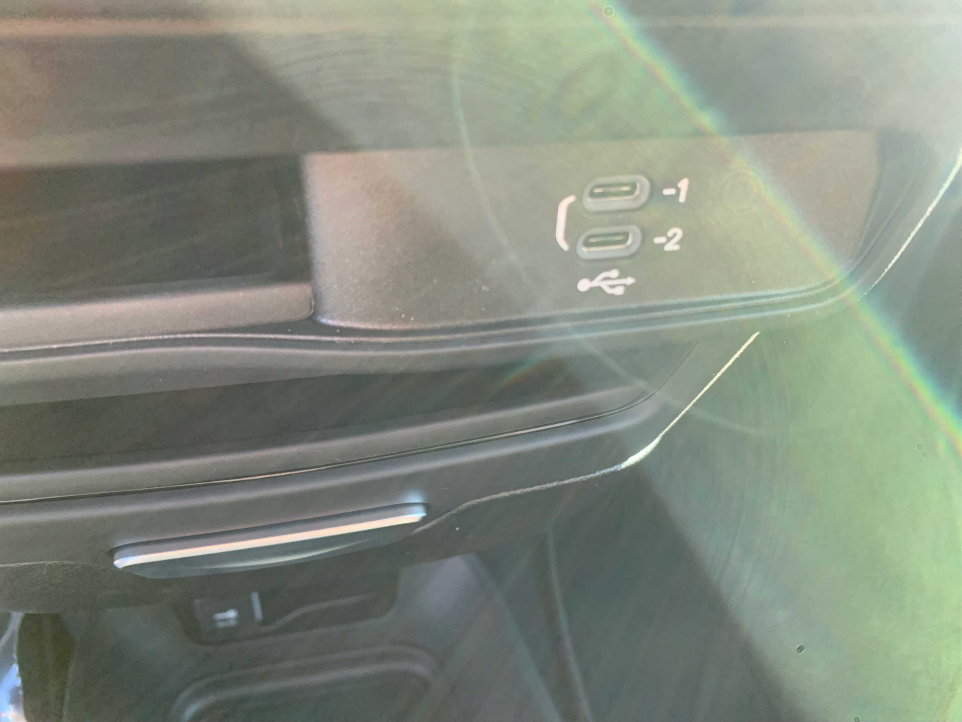 New 2026 Bright White Clear-Coat Exterior Paint Chrysler Select image 32
