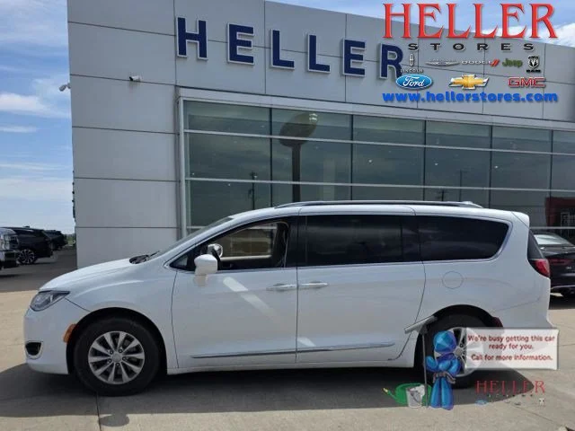 Used 2019 Bright White Clearcoat Chrysler Touring L image 1