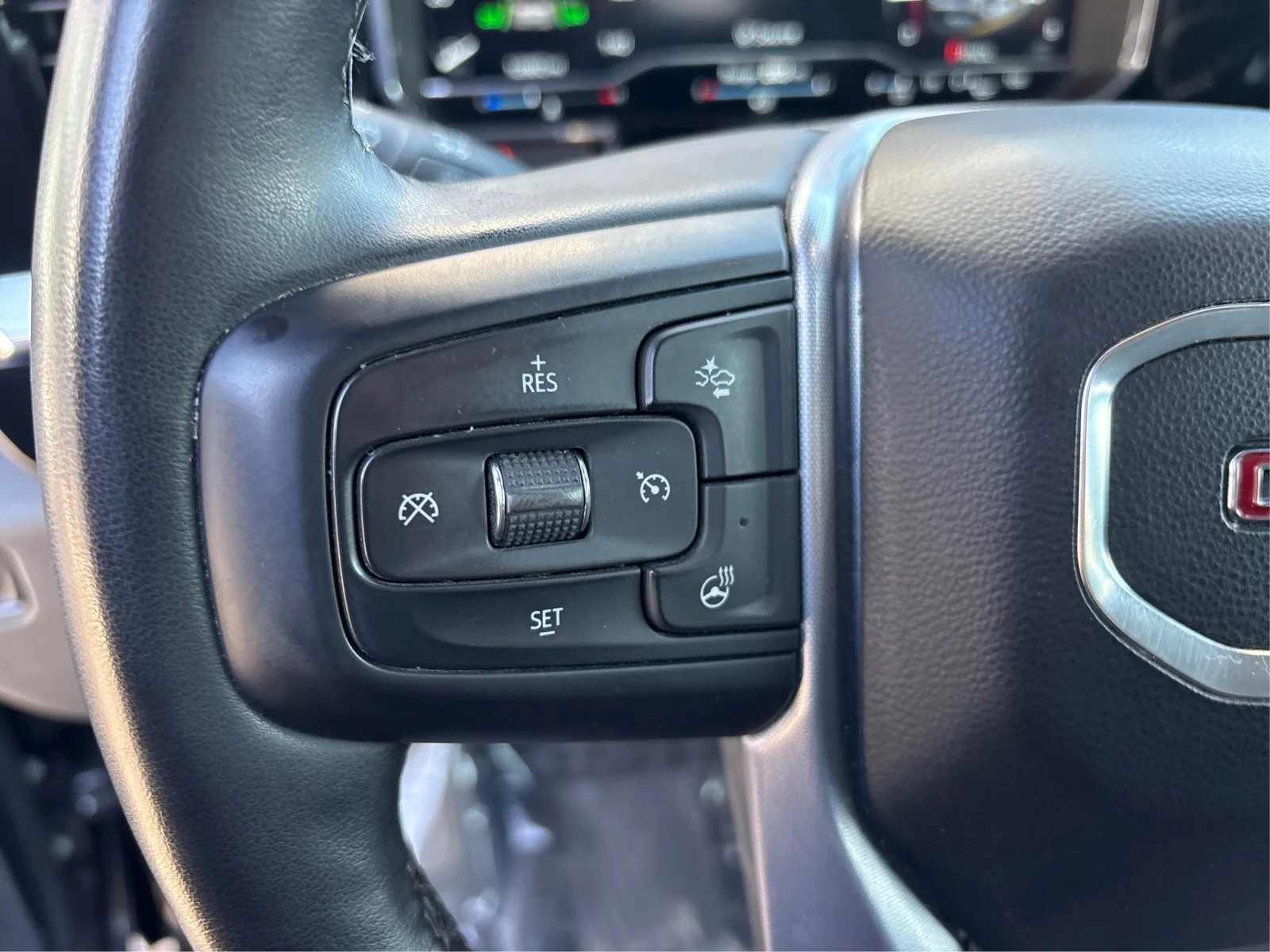Used 2023 Black GMC SLE image 22