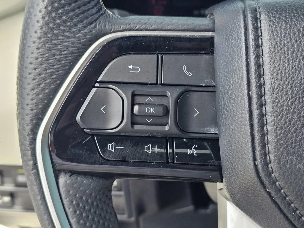 Used 2024  Toyota SR5 image 22