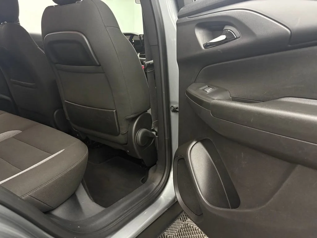 Used 2025 Sterling Gray Metallic Chevrolet LT image 28