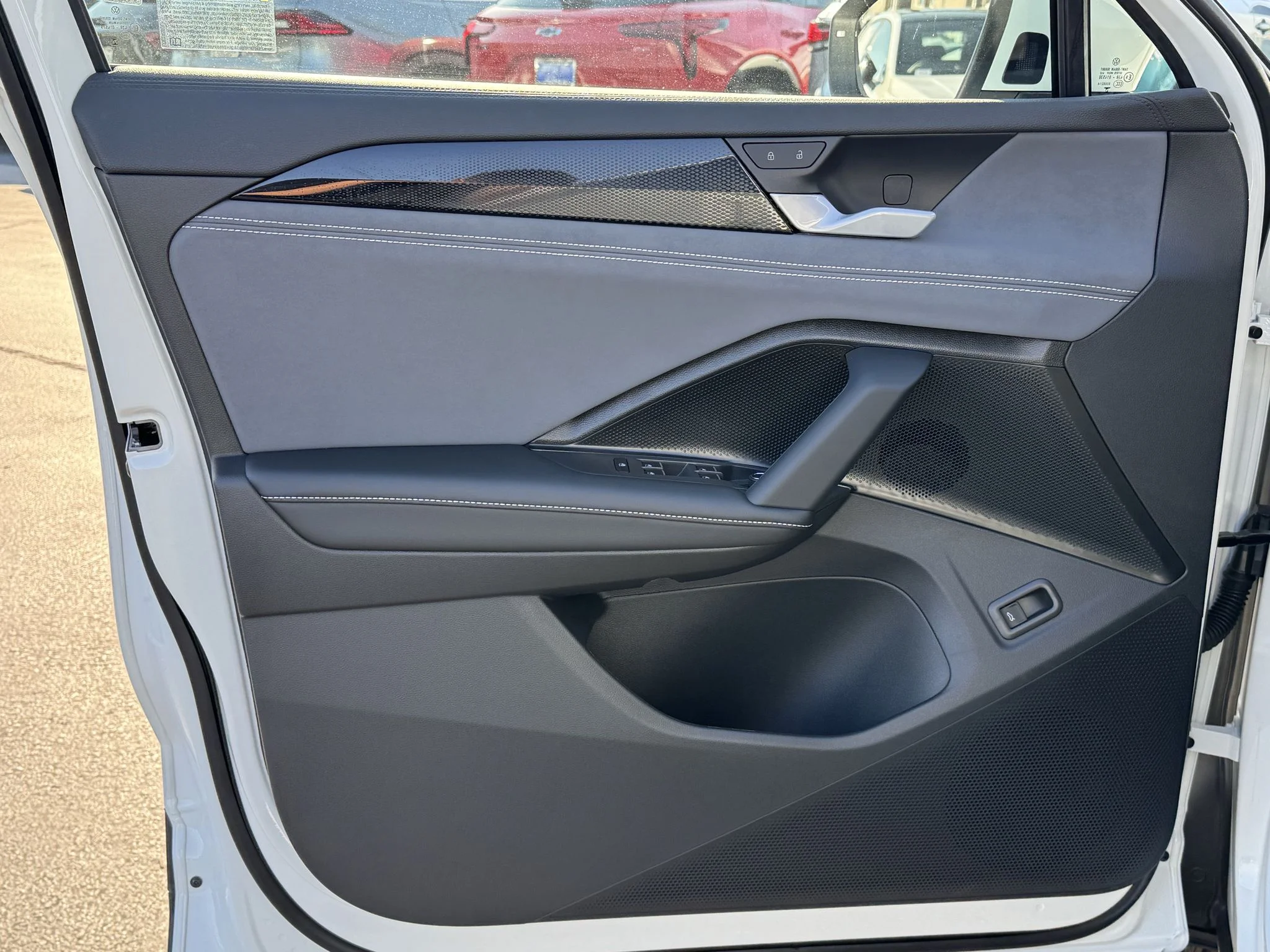 New 2026 Pure White Volkswagen SE image 19