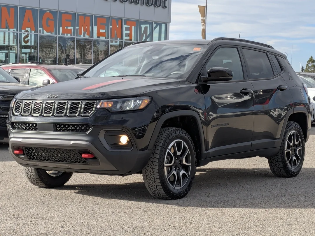 Certified Used 2024 Black Jeep Trailhawk - - 4x4 - Sun & Sound Group - Dual Pane Sunroof - Leather - NAV & More! image 4