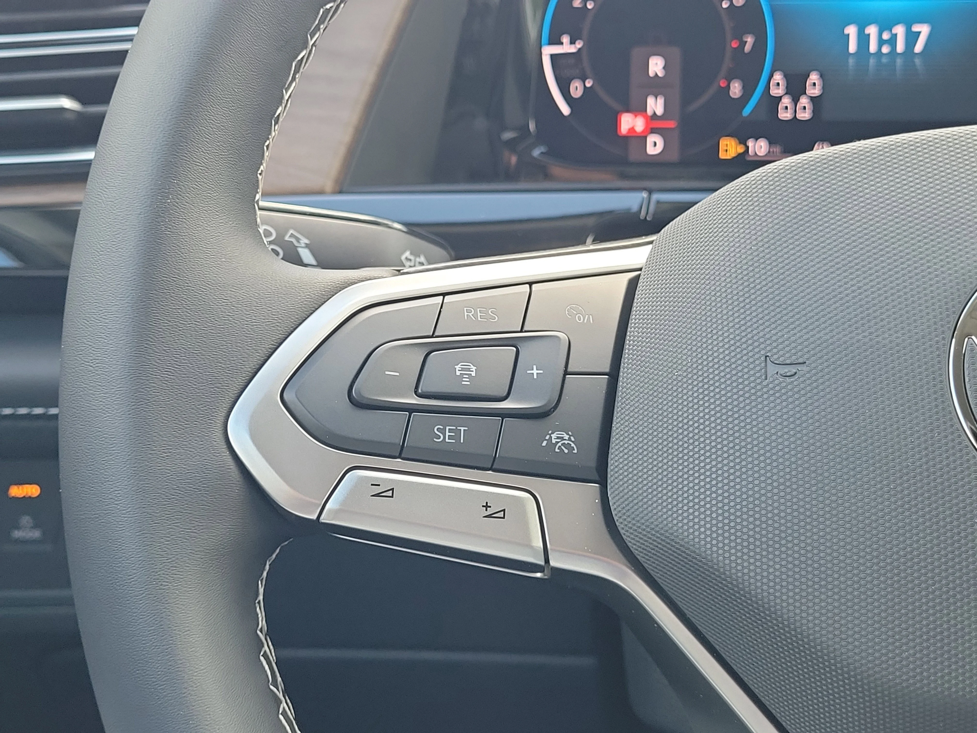 New 2026 White Volkswagen SE w/Technology image 21